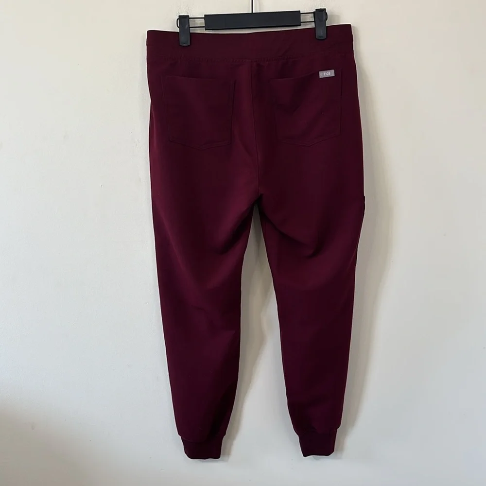FIGS Zamora Jogger Scrub Pants Burgundy Size Medium Petite - Picture 6 of 11